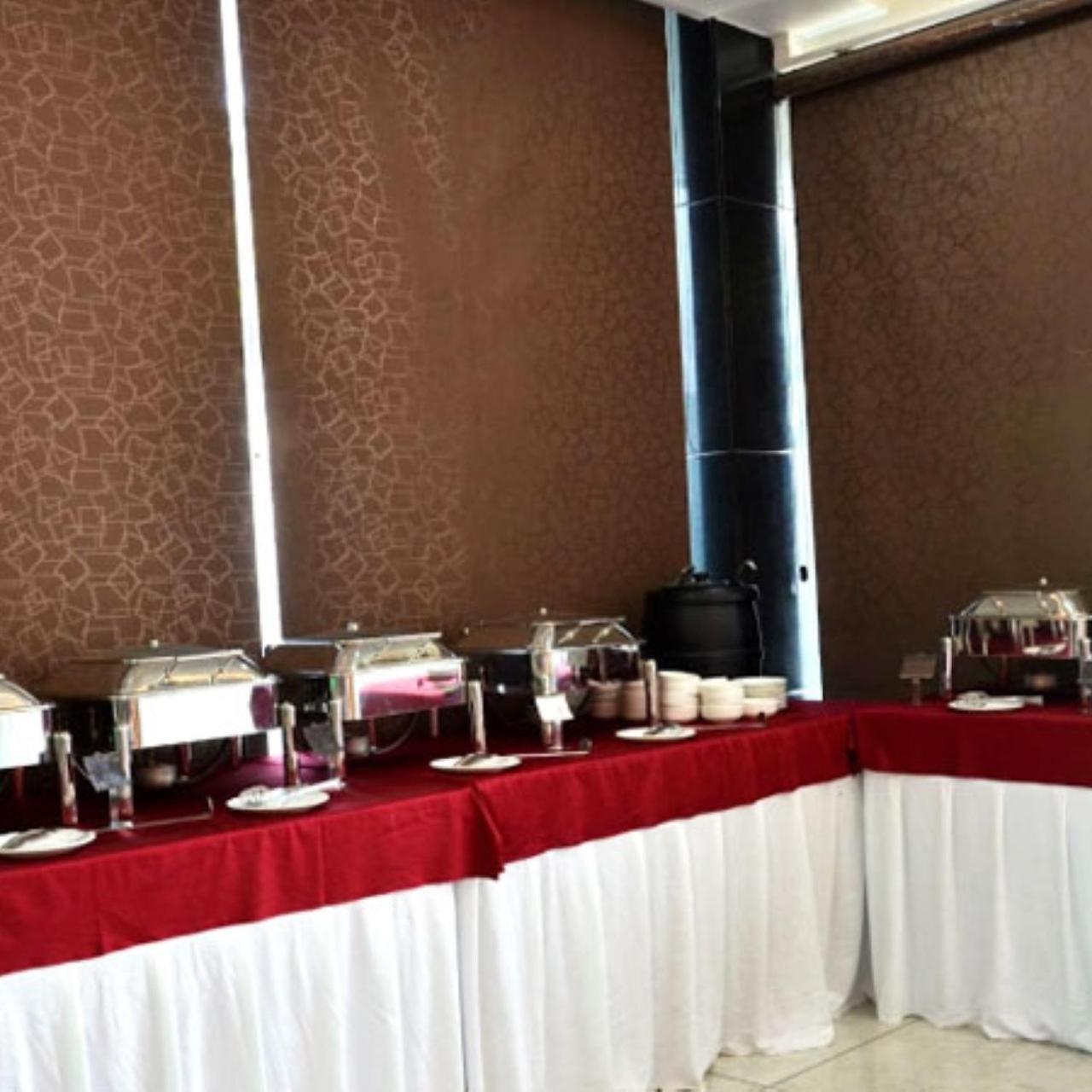 Fabhotel Roselle Inn Λάκναου Εξωτερικό φωτογραφία